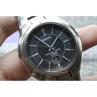 นาฬิกา Vintage มือสองญี่ปุ่น SEIKO P116 0AA0 ระบบ RADIO CONTROL SOLAR ผู้ชาย ทรงกลม กรอบเงิน LCD หน้าปัด42มม