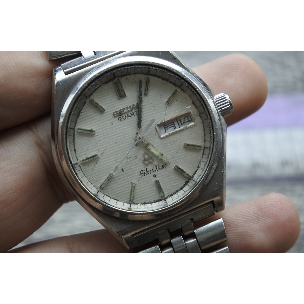 นาฬิกา Vintage มือสองญี่ปุ่น SEIKO SILVERWAVE 8229 700A ระบบ QUARTZ ผู้ชาย ทรงกลม กรอบเงิน หน้าขาว หน้าปัด37มม