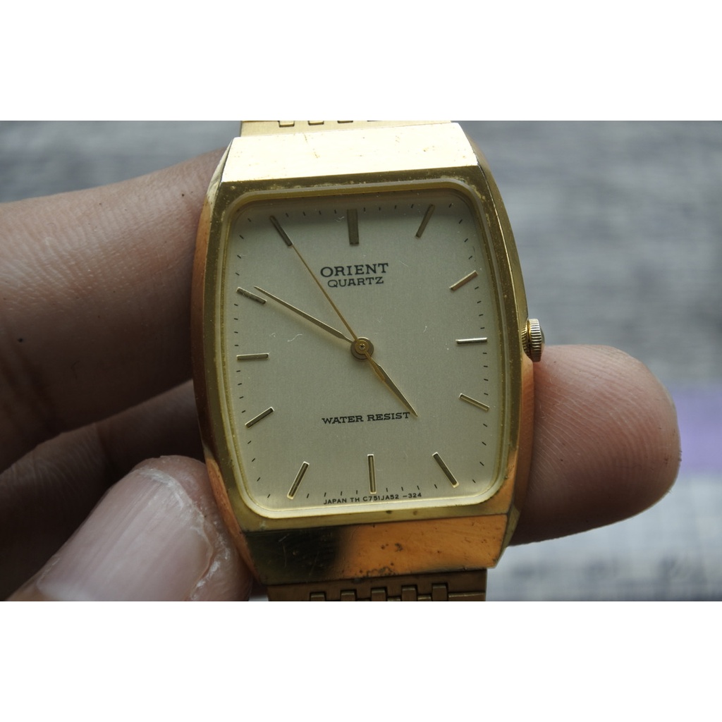 นาฬิกา Vintage มือสองญี่ปุ่น ORIENT ระบบ QUARTZ ผู้ชาย ทรงสี่เหลี่ยม กรอบทอง หน้าทอง หน้าปัด28มม