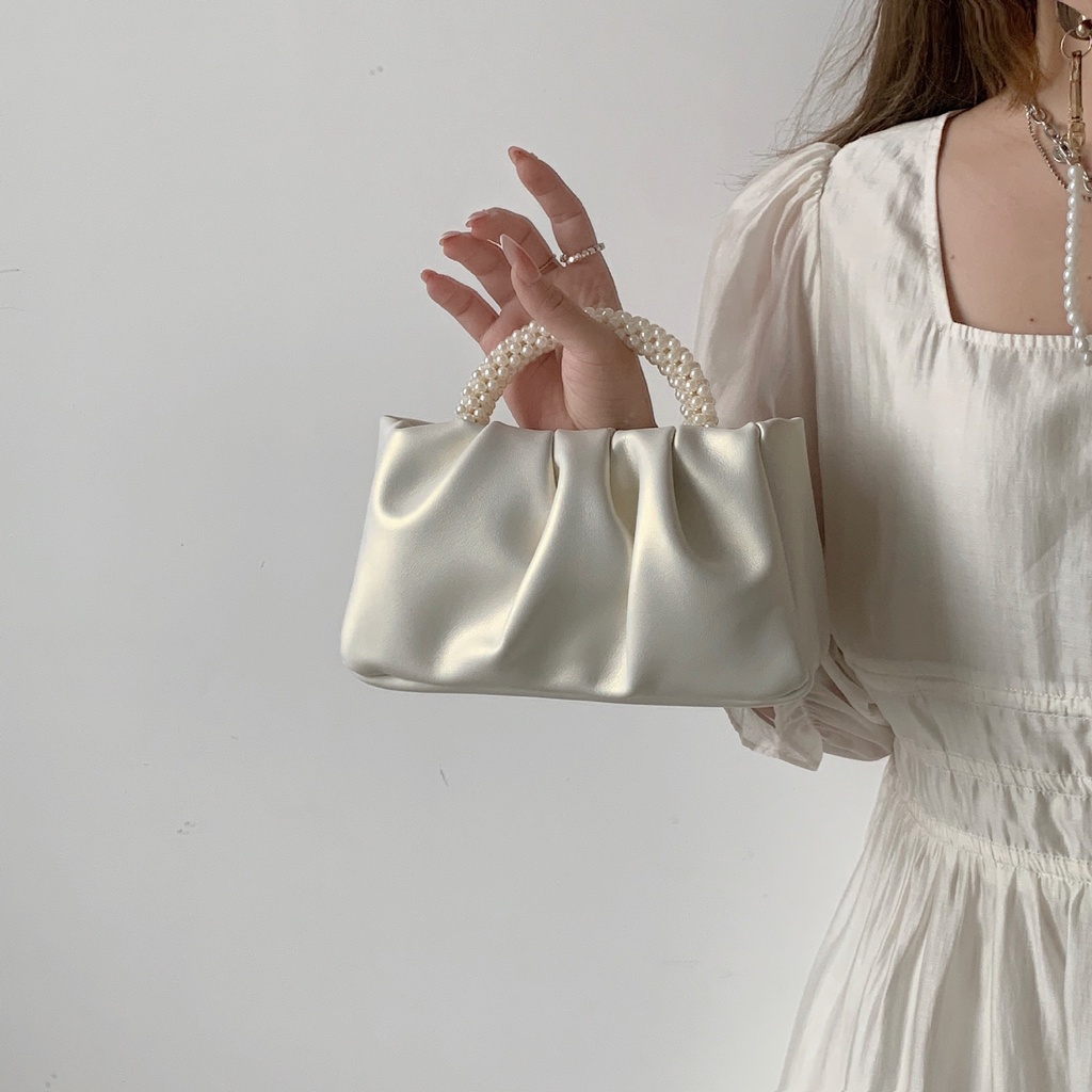 Women's Bag2023New Trendy Stylish round Pearl Hand Pleated Cloud Bag Niche Temperament Shoulder Messenger Bag