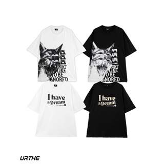 Urthe - เสื้อยืด แขนสั้น สกรีนลาย รุ่น OVERSIZE AUG