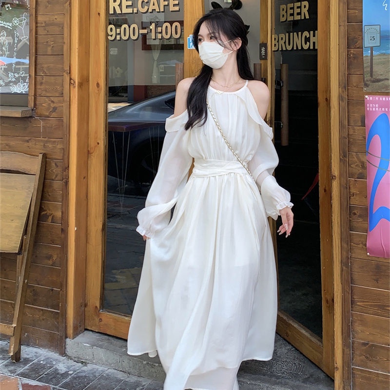 พร้อมส่ง👗สไตล์หวานอ่อนโยน ปาดไหล่ คอคล้องคอ ผ้าชีฟอง แบบบาง รัดเอว ทรงยาว เดรสทรงเอ แขนยาวจับจีบ สีขาว