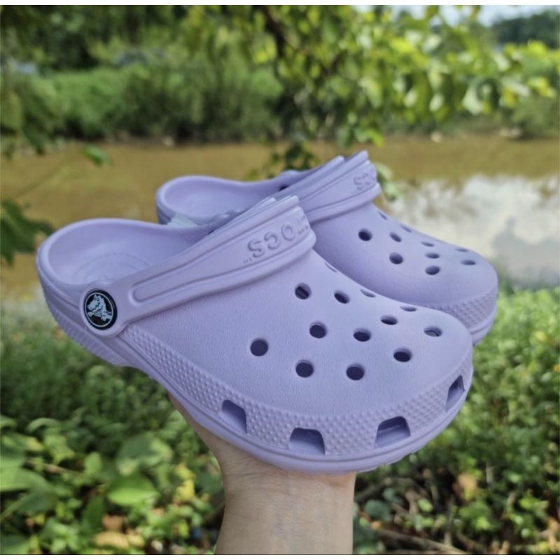 Crocs รองเท้าแตะ Crocs กันลื่น ของแท้ เหมาะกับเดินชายหาด แฟชั่นของเด็ก