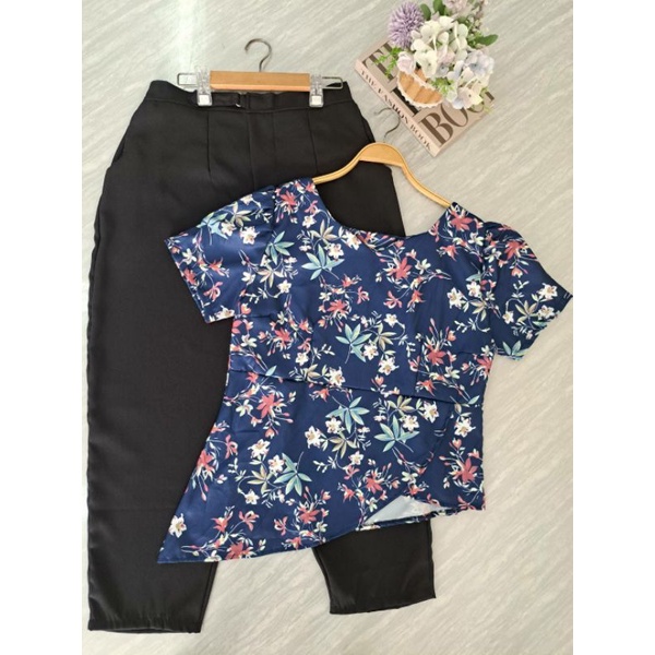 เสื้อชายเบี่ยงพิมพ์ลายดอกไม้+กางเกงขายาว