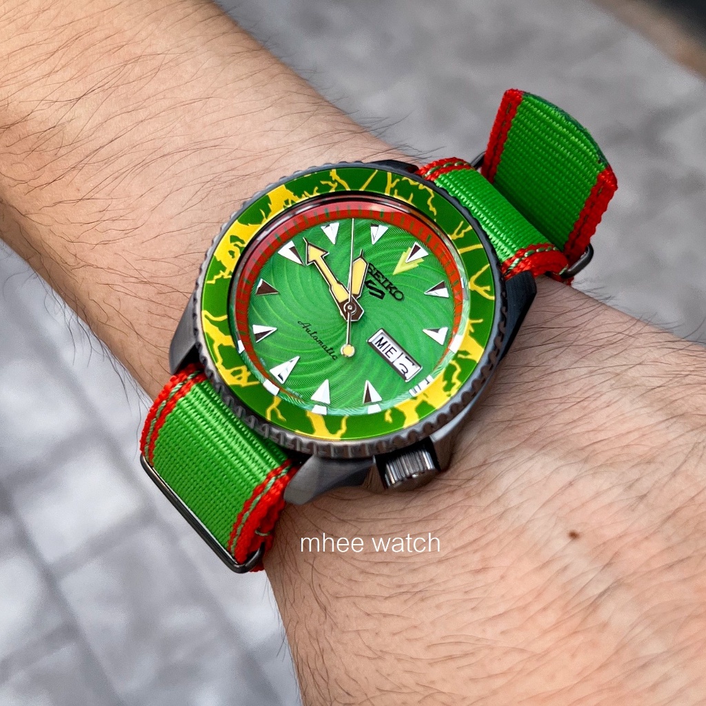 SEIKO 5 Sports Street Fighter V BLANKA Green Dial Limited Edition9,999pieces Very Rare item