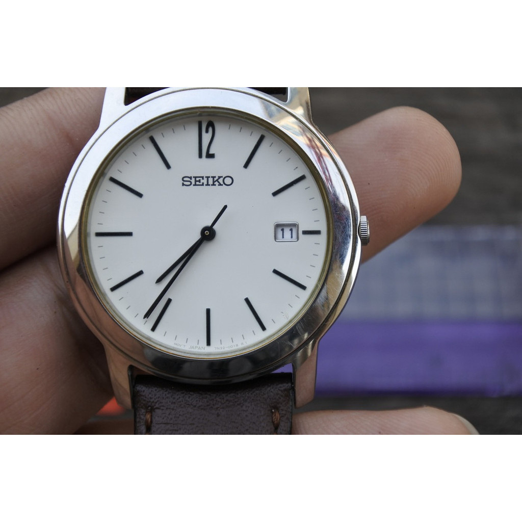 นาฬิกา Vintage มือสองญี่ปุ่น Seiko 7N32 0B90 หน้าขาว ผู้ชาย ทรงกลม ระบบ Quartz ขนาด37mm ใช้งานได้ปกติ ของแท้