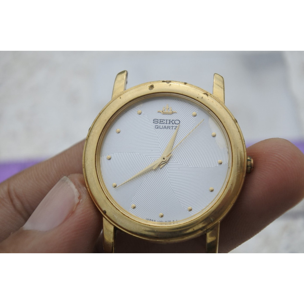 นาฬิกา Vintage มือสองญี่ปุ่น Seiko กรอบทอง หน้าปัดสีเทา ผู้ชาย ทรงกลม ระบบ Quartz ขนาด36mm ใช้งานได้ปกติ ของแท้