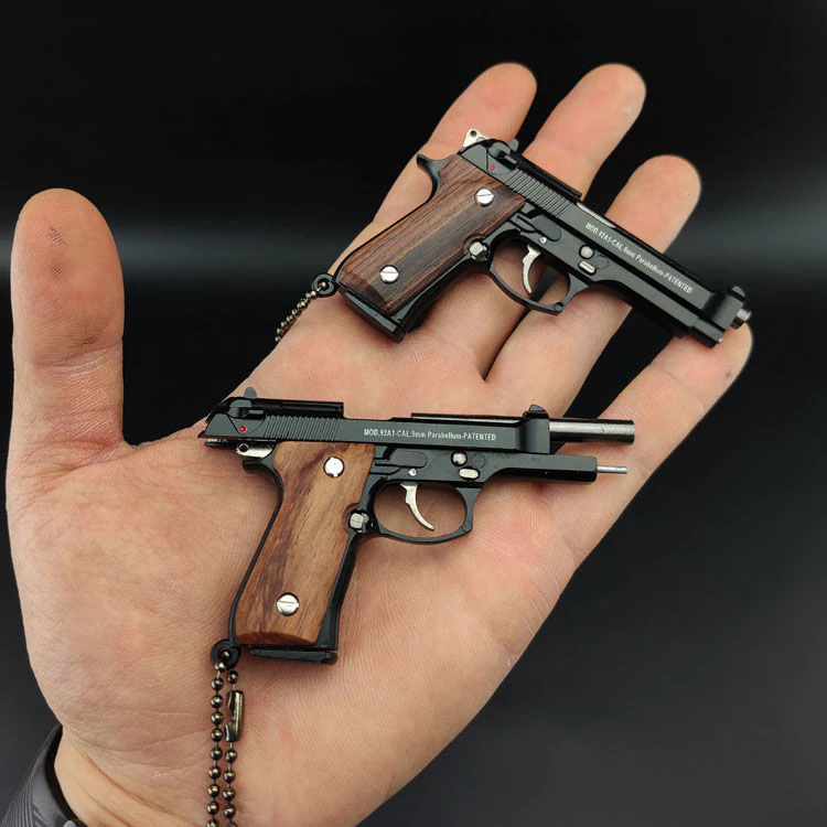 🔥พวงกุญแจ PlayerUnknown Survival กินไก่ Beretta92พวงกุญแจสามารถย่อยสลายได้แบบคงที่จี้ของขวัญของเล่นเด็ก DIY