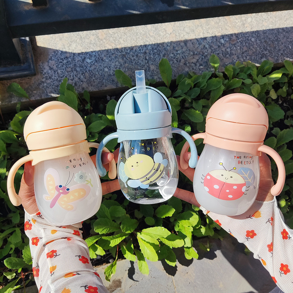 แก้วหัดดื่ม ถ้วยหัดดื่ม ฝาหลอดเด้ง แก้วน้ำเด็กทารก กันสำลัก ขนาด 300 ml. (นอนดูดได้)
