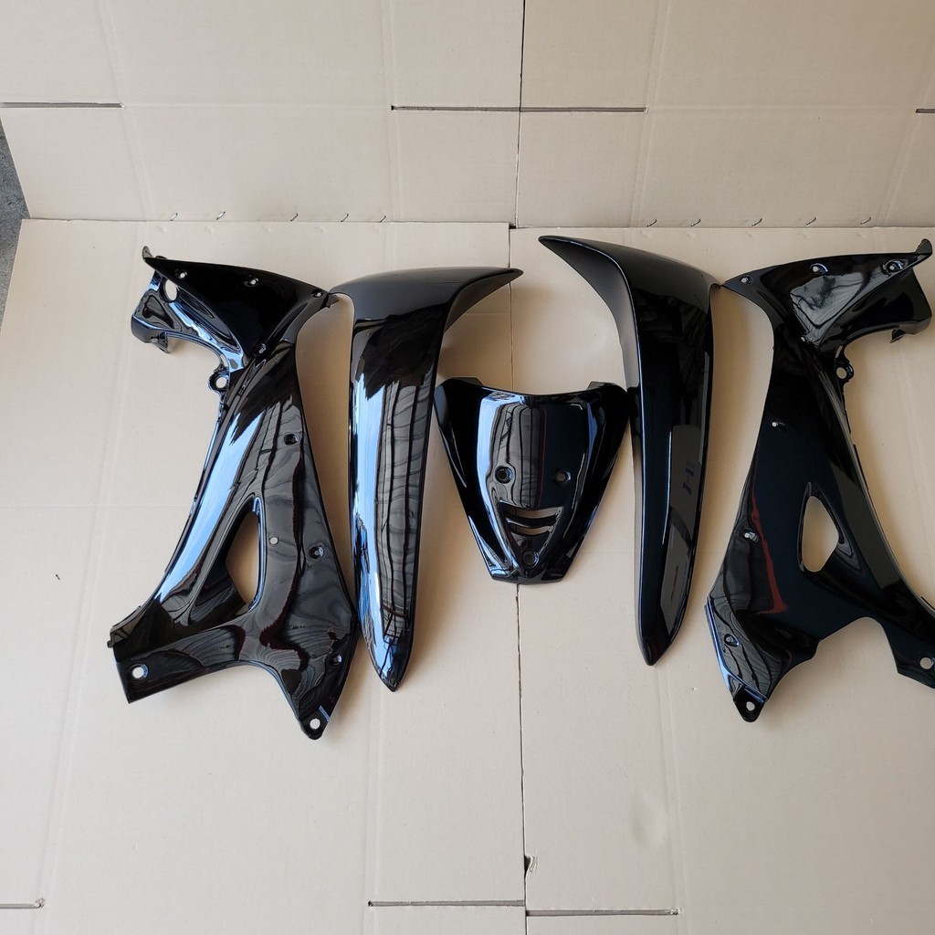 ชุดบังลมนอก บังลมใน ปิดแตร เวฟ WAVE 125r wave125s สีดำ ยกชุด 5 ชิ้น ราคานี้ไม่รวมสติกเกอร์