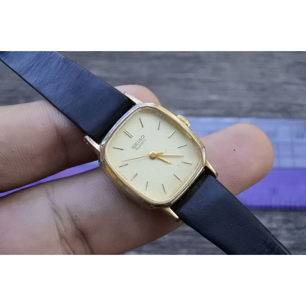 นาฬิกา Vintage มือสองญี่ปุ่น Seiko Gold Plated 5421 5180 Yellow Dial ผู้หญิง Square ระบบ Quartz ขนาด21mm