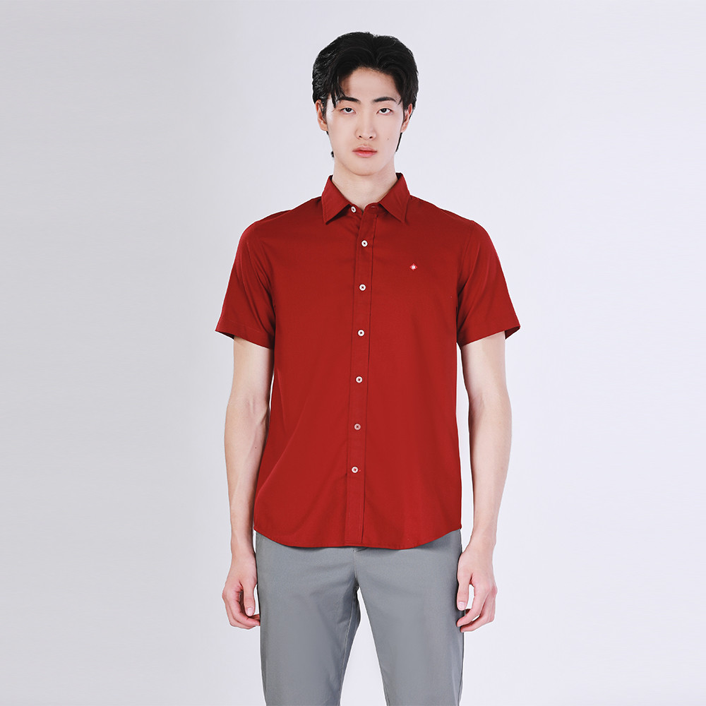 John Henry เสื้อเชิ้ตผู้ชายแขนสั้น ทรงเข้ารูป รุ่น JH F324MSSSM55 - สีเบอร์กันดี