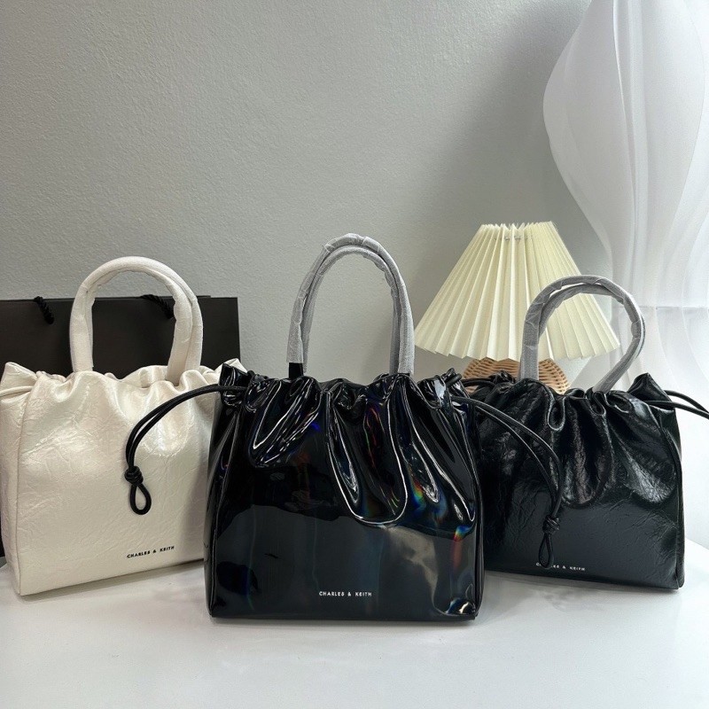 กระเป๋าสะพาย c&k tote mini งานตามหารุ่นตัวขายดี ปิดด้วยเชือกรูดรุ่น Bethel