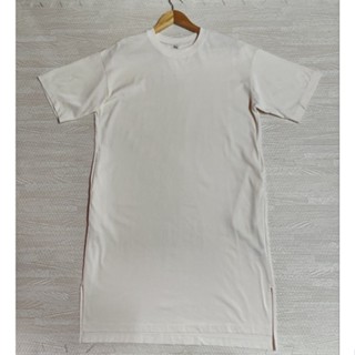 Uniqlo เดรสผ่าข้าง สีครีม Size L มือ2