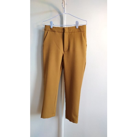 กางเกง 4 ส่วนสีเหลืองมัสตาร์ดมือ 2 ยี่ห้อ Amity Shop size M เอว 28' ยาว 31"