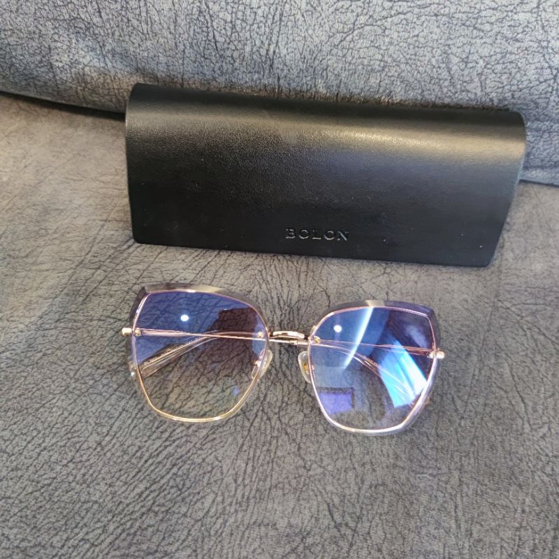 Used like new แว่นกันแดด​ Bolon  รุ่น​ BL7053/B31 Bolon sunglasses แท้100% น้ำหนักเบากันแดดได้ดีมาก