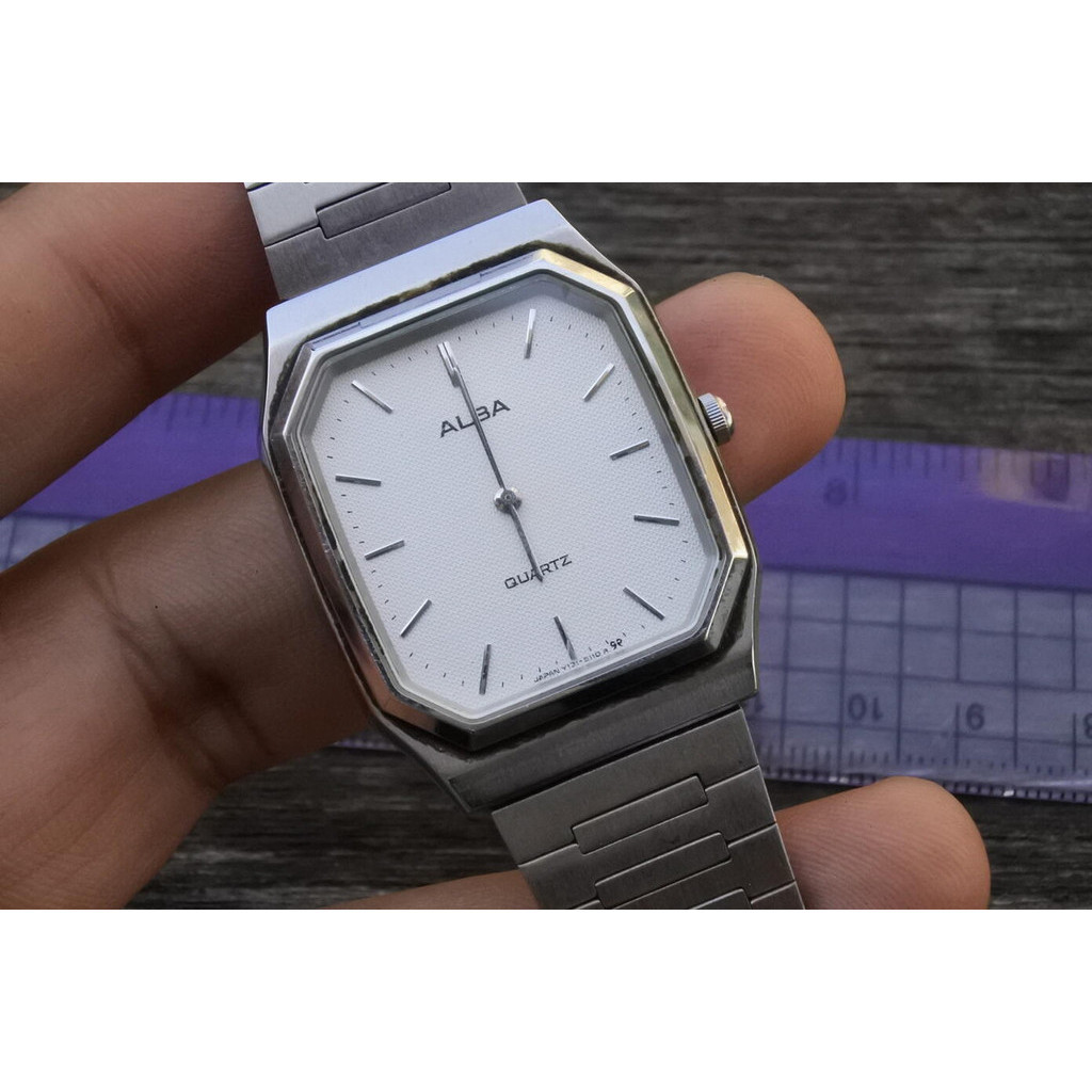 นาฬิกา Vintage มือสองญี่ปุ่น Alba Y131 5060 หน้าปัดสีเทา ผู้ชาย ทรง8เหลี่ยม ระบบ Quartz ขนาด30mm ใช้งานได้ปกติ