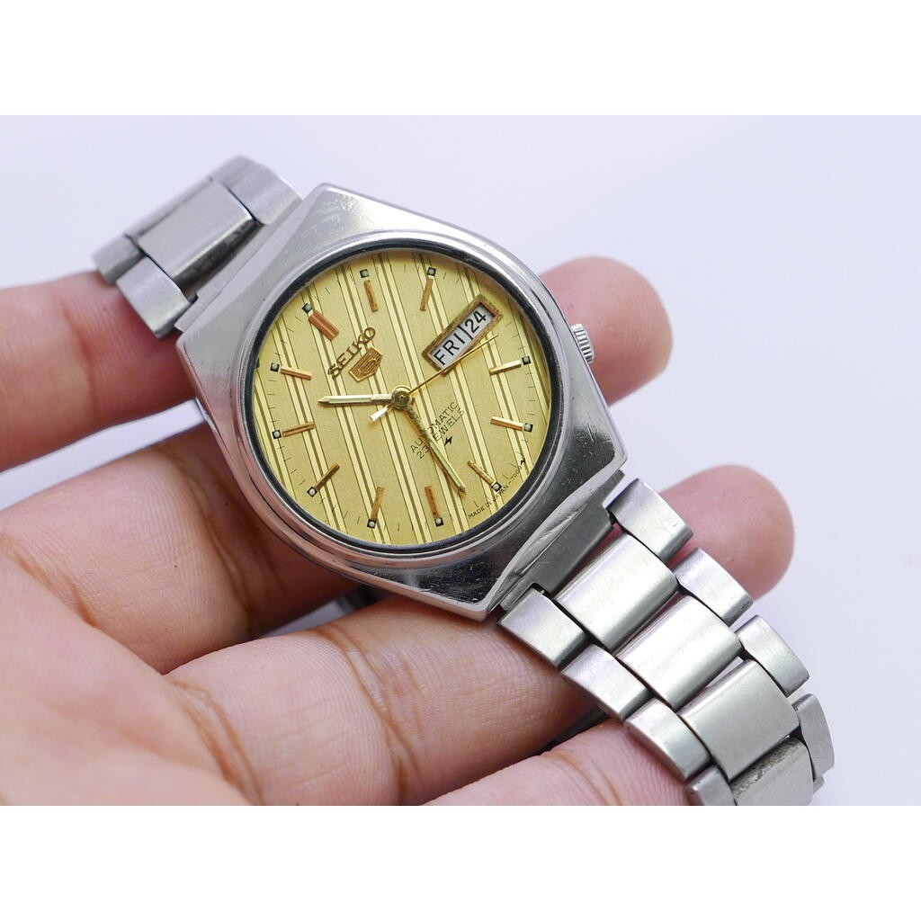 นาฬิกา Vintage มือสองญี่ปุ่น Seiko5 ระบบ Automatic 7019 6050 ผู้ชาย หน้าลายทอง 36มม เสียต้องล้างเครื่อง ขายตามสภาพ