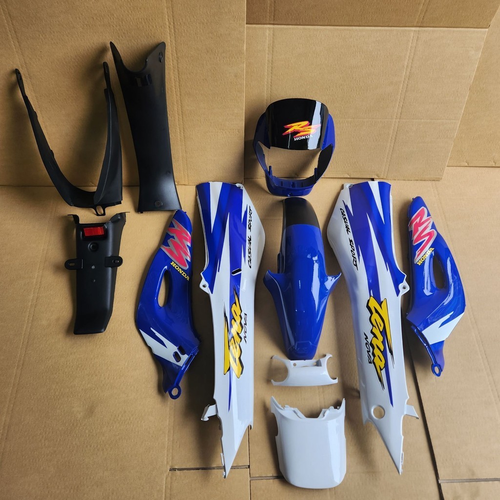 tena รุ่นแรก เทน่า ตัวเก่า ชุดสีมอเตอร์ไซค์ สีน้ำเงินขาว ติดลายปี93 ยกชุด8ชิ้น พร้อมชิ้นดำด้าน รวม11ชิ้น