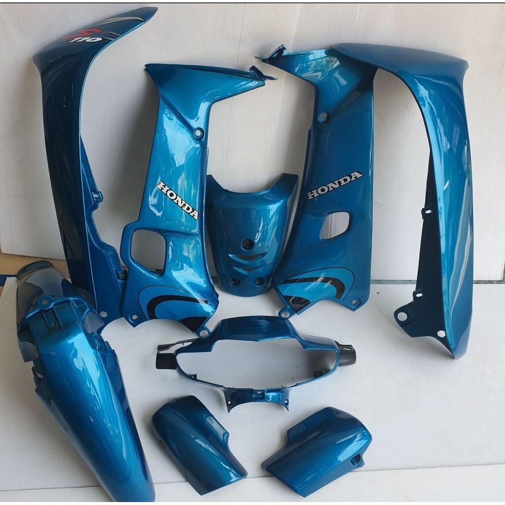 ครึ่งคันหน้า wave100 ตัวเก่า ยกชุด9ชิ้น สีเขียว 140p ราคานี้ไม่รวมสติกเกอร์