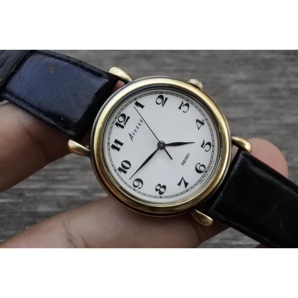 นาฬิกา Vintage มือสองญี่ปุ่น Seiko Avenue 5P31 6D30 White Dial ผู้หญิง ระบบ Quartz ทรงกลม 33มม ของแท