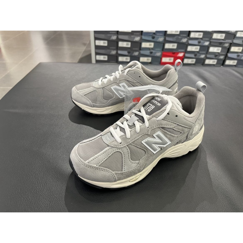 □﹊❣New Balance NB ของแท้อย่างเป็นทางการรองเท้าบุรุษและสตรีหยวนสีเทารองเท้าพ่อลำลอง 878 series CM878M