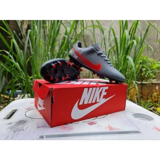 🥎⚽รองเท้าสตั๊ดเตะฟุตบอลสินค้าพร้อมส่งพร้อมกล่อง