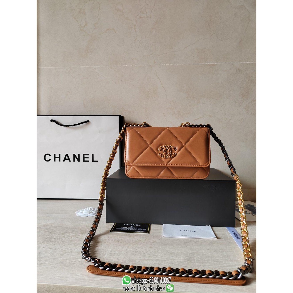 Chanel 19 WOC socialite influencer banquet clutch long wallet purse sling crossbody flap messenger