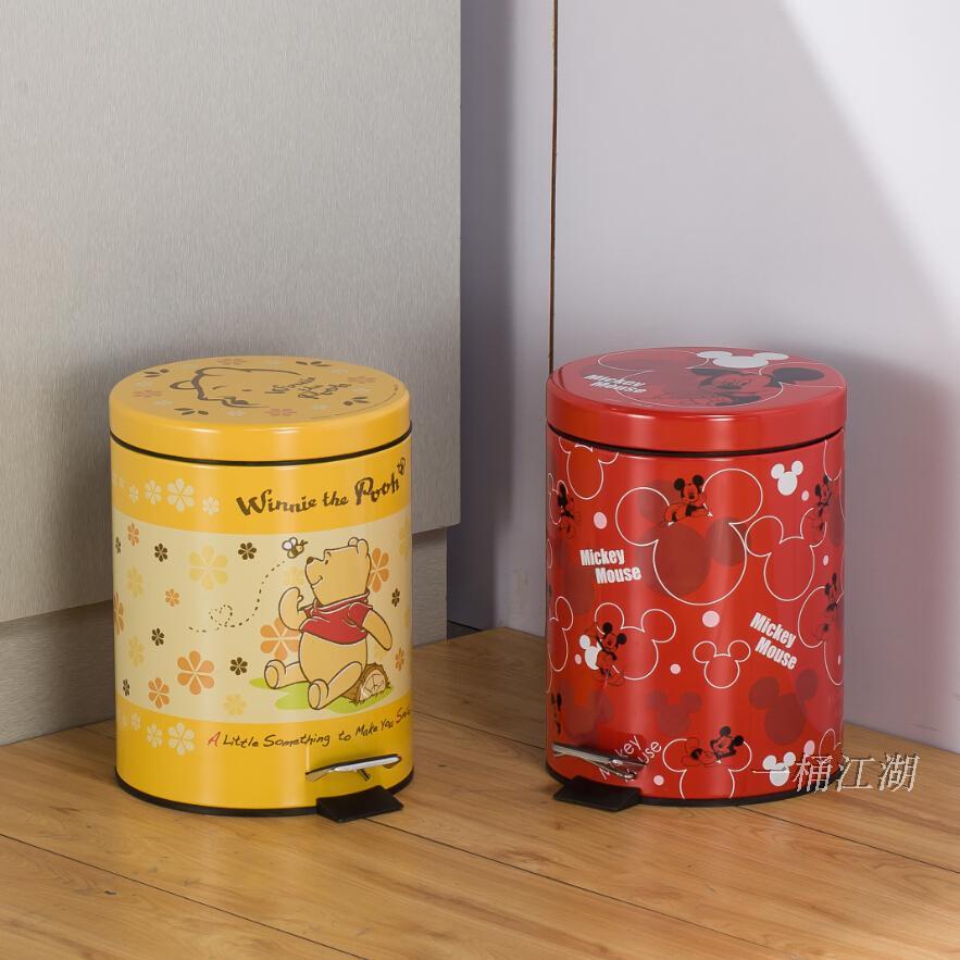 [พร้อมส่ง] ถังขยะสเตนเลส ลายการ์ตูนหมีพูห์ มิกกี้น่ารัก ขนาดเล็ก พร้อมฝาปิด สร้างสรรค์ ของขวัญปีใหม่ สําหรับห้องน้ํา ห้องครัวเรือน