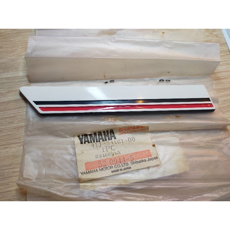 ยามาฮ่า โลโก้ถังน้ำมัน Yamaha  Y80 J  ข้างซ้าย L💥แท้ใหม่💥