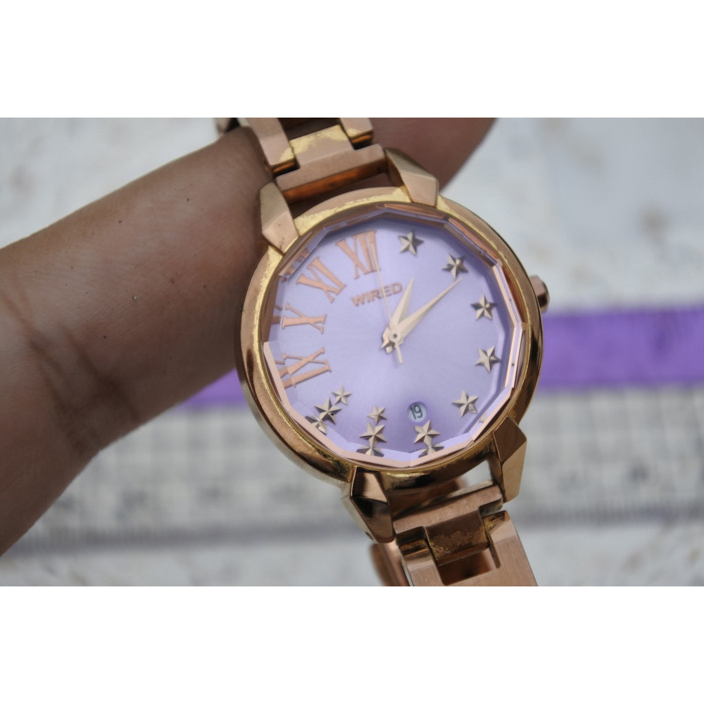 นาฬิกา Vintage มือสองญี่ปุ่น Seiko Wired 7N82 0GM0 หน้าปัดสีชมพู ผู้หญิง ทรงกลม ระบบ Quartz ขนาด20m ใช้งานได้ปกติ ของแท้