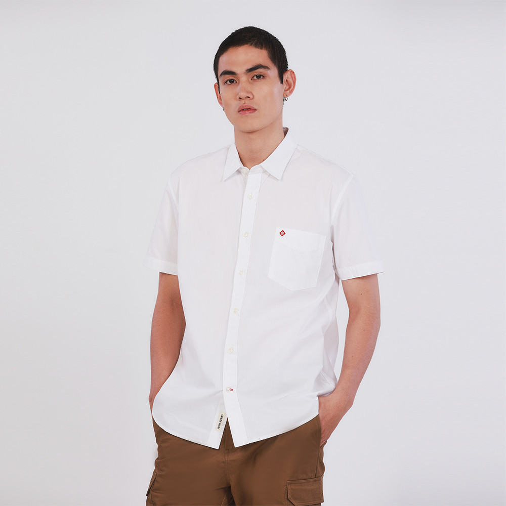 John Henry เสื้อเชิ้ตผู้ชายแขนสั้น ทรงเข้ารูป รุ่น JH S524MSSSM62 - สีขาว