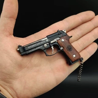 🔥พวงกุญแจ PlayerUnknown Survival กินไก่ Beretta92พวงกุญแจสามารถย่อยสลายได้แบบคงที่จี้ของขวัญของเล่นเด็ก DIY
