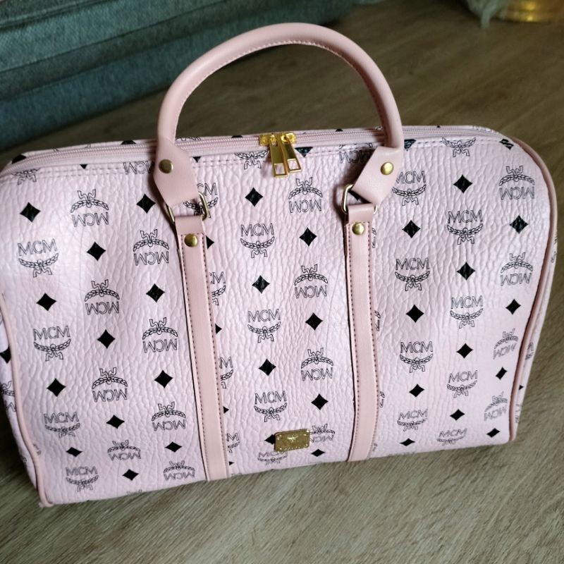 (มือ2)กระเป๋าหนัง สีชมพู ลายmcm สวยมากๆ