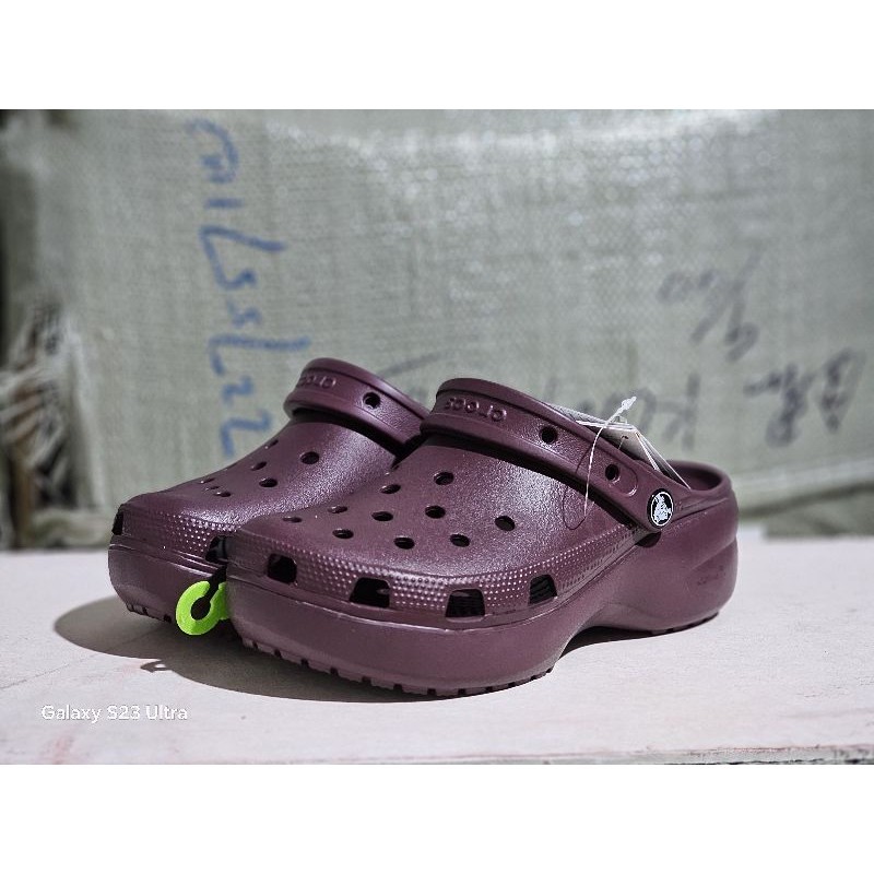 รองเท้าลำลองแฟชั่น สไตล์Crocs Classic Clog (Unisex)