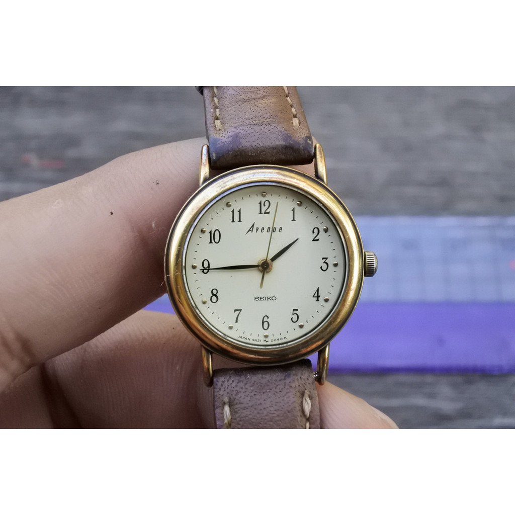 นาฬิกา Vintage มือสองญี่ปุ่น Seiko Avenue 4N21 0030 ผู้หญิง ทรงกลม ระบบ Quartz ขนาด24mm