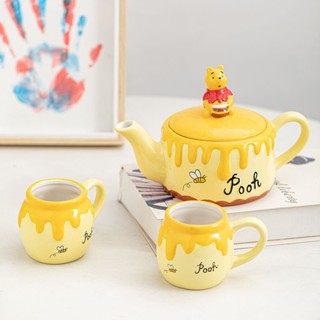 ₪☞☢Winnie the Pooh ชุดกาน้ำชาน่ารักถ้วยน้ำสามมิติรูปร่าง Mary Cat Tom Cat หนึ่งหม้อสองถ้วยของขวัญสร้างสรรค์