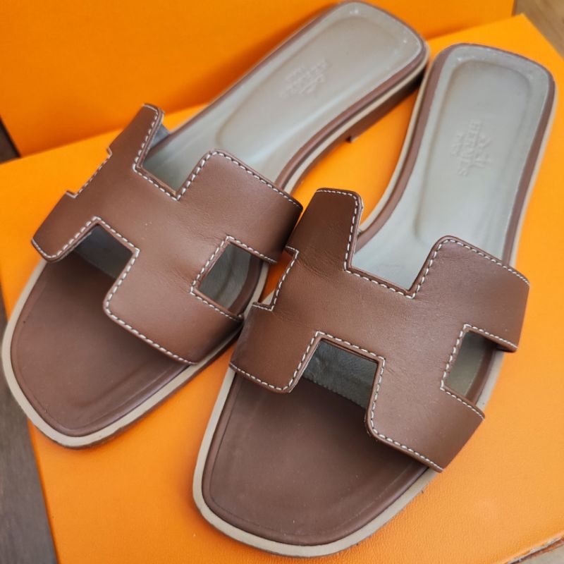 Hermes Sandals มือสองแท้100% Oran สีGold รองเท้าส้นแบน