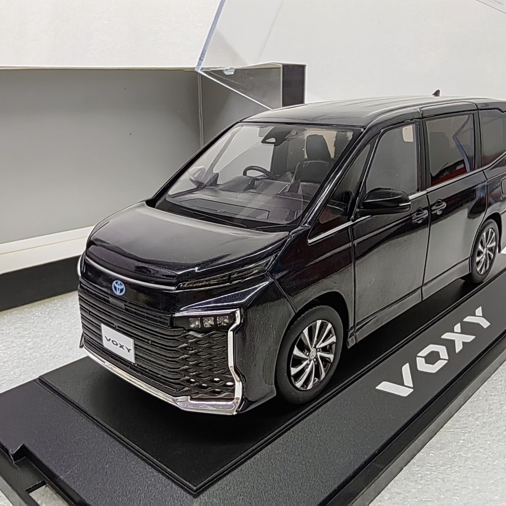 โมเดลรถยนต์ 1/30 Toyota VOXY MPV 2022 โลหะผสม สไตล์ญี่ปุ่น