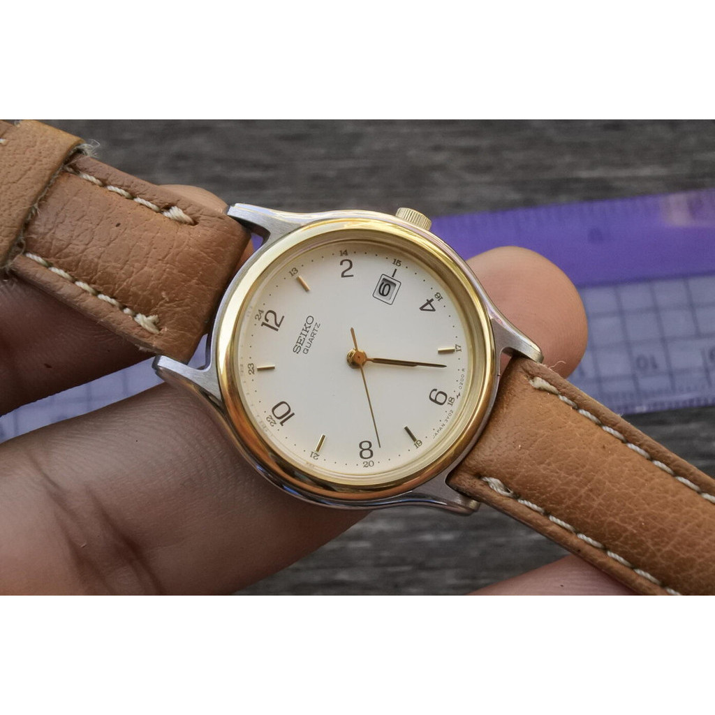 นาฬิกา Vintage มือสองญี่ปุ่น SEIKO ชุบทอง 3Y02 0080 หน้าขาว Unisex ทรงกลม ระบบ Quartz ขนาด27mm ใช้งานได้ปกติ