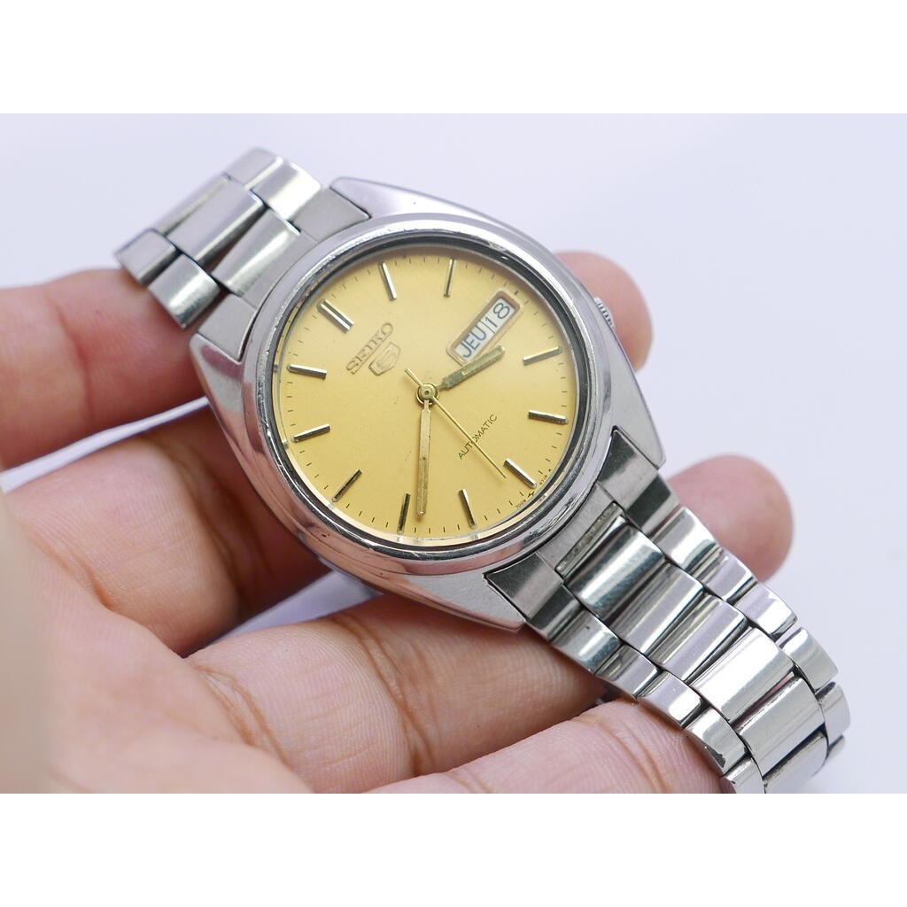 นาฬิกา Vintage มือสองญี่ปุ่น Seiko5 ระบบ Automatic 7009 827P ผู้ชาย หน้าสีเหลืองทอง 37มม เสียต้องล้างเครื่อง ขายตามสภาพ