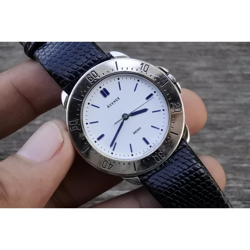 นาฬิกา Vintage มือสองญี่ปุ่น Seiko For Canon 5P31 6D31 White Dial ผู้หญิง ระบบ Quartz ทรงกลม 35มม ขอ