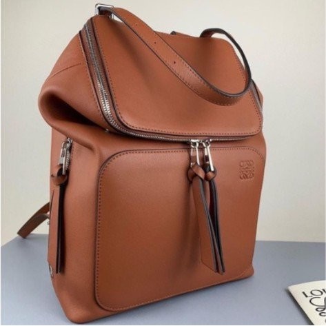 LOEWE กระเป๋าเป้สะพายหลัง unisex สีน้ำตาล Goya Logo Zipper Belt Handle Backpack