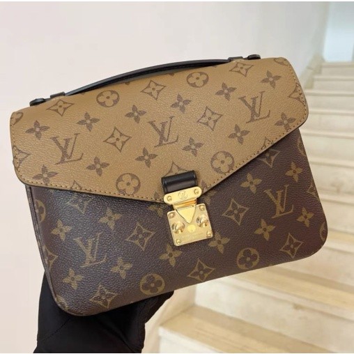 LV POCHETTE METIS มือสองจับคู่สี presbyopic/กระเป๋าสะพายสีน้ำตาลกระเป๋านักเรียน M44875 M44876 จุด 98