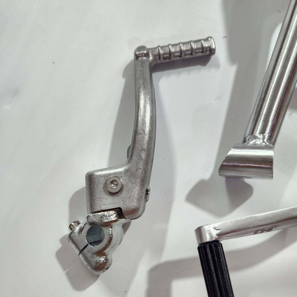 ขาตั้งคู่ อลูมิเนียม งานCNC + ขาตั้งเดี่ยว โหลด งานCNC NUI + ขาเกียร์ สายฟ้า งานCNC + ขาสตาร์ท KTM เวฟ125R  ***ชุด4ชิ้น* - รูปที่ 2