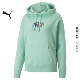 PUMA PRIME/SELECT - เสื้อฮู้ดผู้หญิง SWxP Graphic Hoodie Women สีเขียว - APP - 53573895