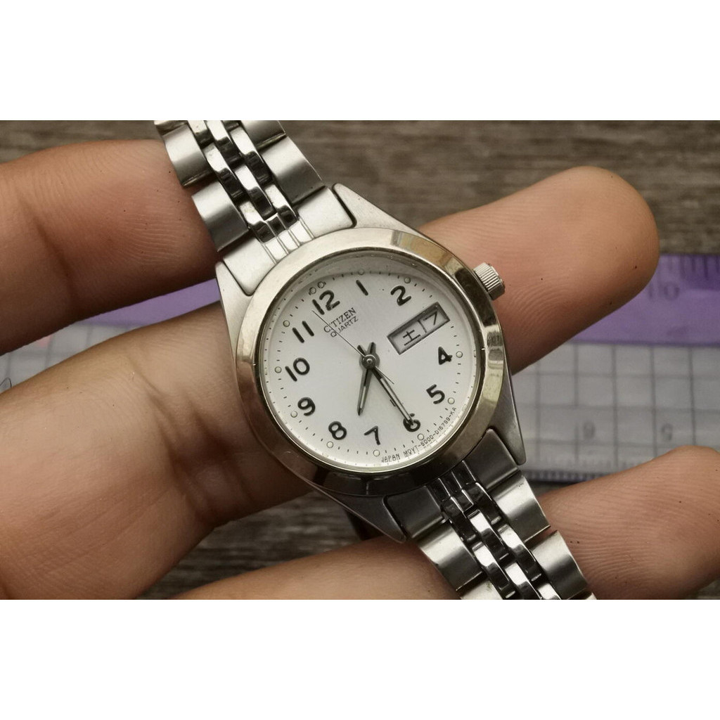 นาฬิกา Vintage มือสองญี่ปุ่น Citizen KANJI DATE หน้าขาว ผู้หญิง ทรงกลม ระบบ ไขลาน ขนาด19mm ใช้งานได้ปกติ