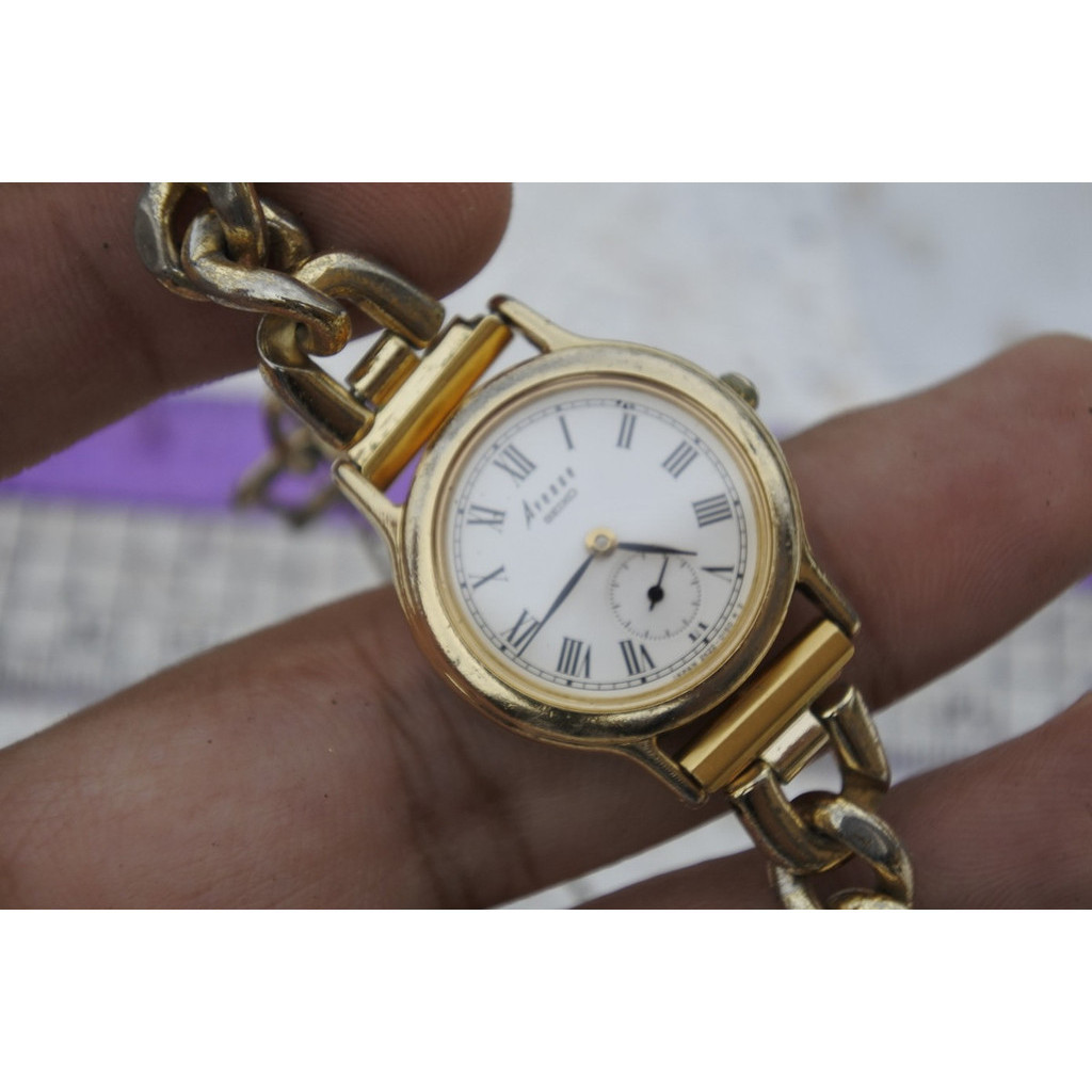 นาฬิกา Vintage มือสองญี่ปุ่น Seiko Avenue 2K22 0080 หน้าขาว ผู้หญิง ทรงกลม ระบบ Quartz ขนาด24mm ใช้งานได้ปกติ ของแท้