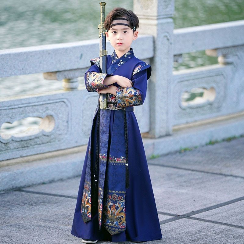 Hanfu เด็กชายและเด็กชุดการแสดงคลาสสิกสามตัวเด็กหญิงวันปีใหม่ทารกชุด Tang เด็กหนังสือเด็กชุดโบราณชุดจีนศึกษา