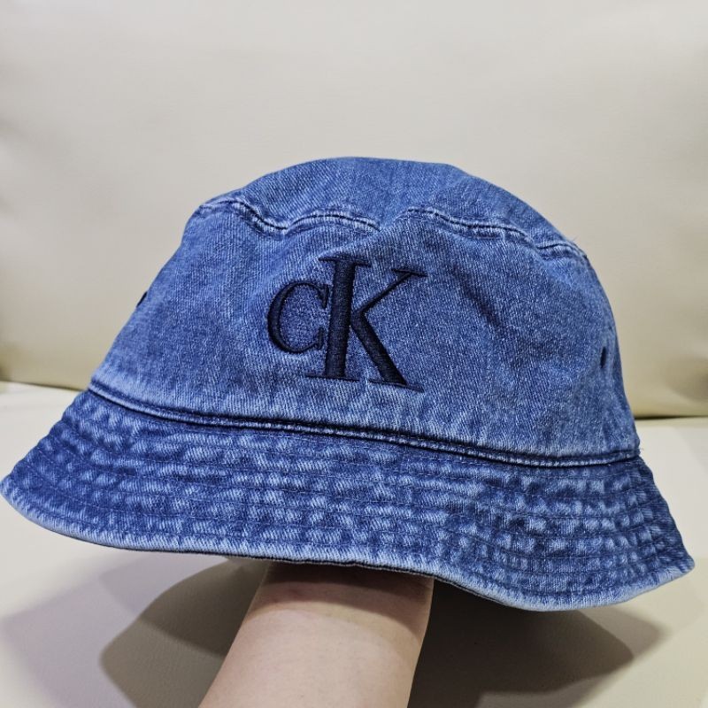 ✔ ของแท้ 100% ✧.* New พร้อมส่ง ✧.* หมวก สียีนส์  Calvin Klein Bucket hat น่ารักมาก